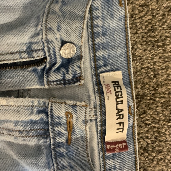 Levi’s - Picture 2 of 5